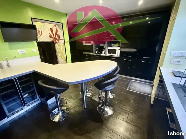 Maison 6 pièces 144 m²