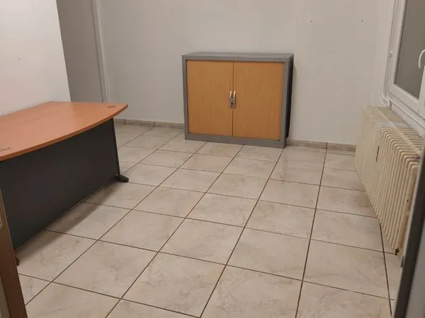 À louer - Local commercial / bureaux - Le Péage-de-Roussillon - 46 m² - ERP 5 - PMR