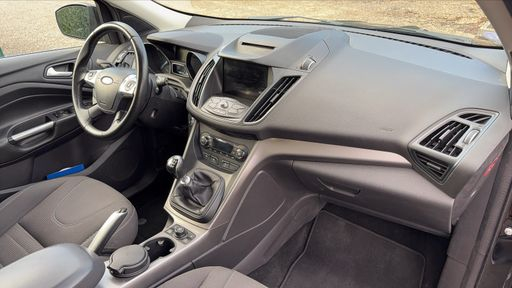 Ford Kuga 1.5 Ecoboost 150 - Titanium – 2016 – 136480 km – Essence – Boîte Manuelle — photo 21