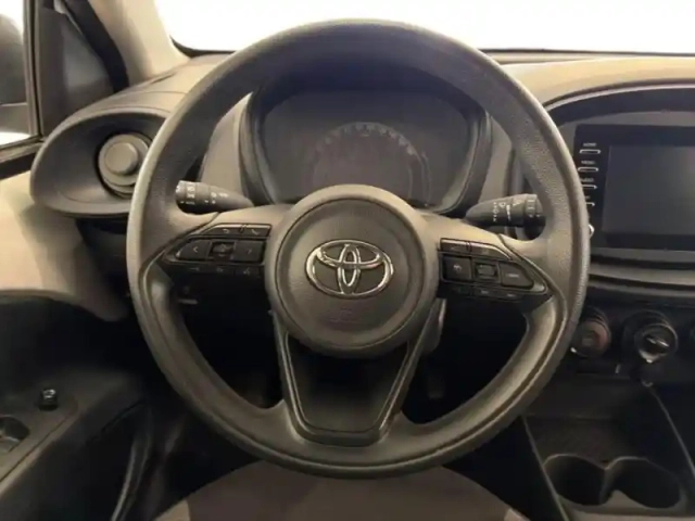 Toyota Aygo x 1.0 vvt-i 72ch active my23 — photo 13