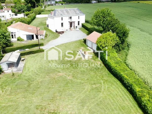 Maison de Maître, 193m², 4 chambres + gîte à rénover, 2000m² de terrain.