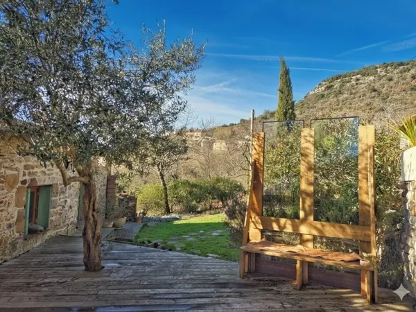 Charmante maison en pierre avec vue sur le Château de Dio (XIe s.) Cadre idyllique en Haut-Languedoc