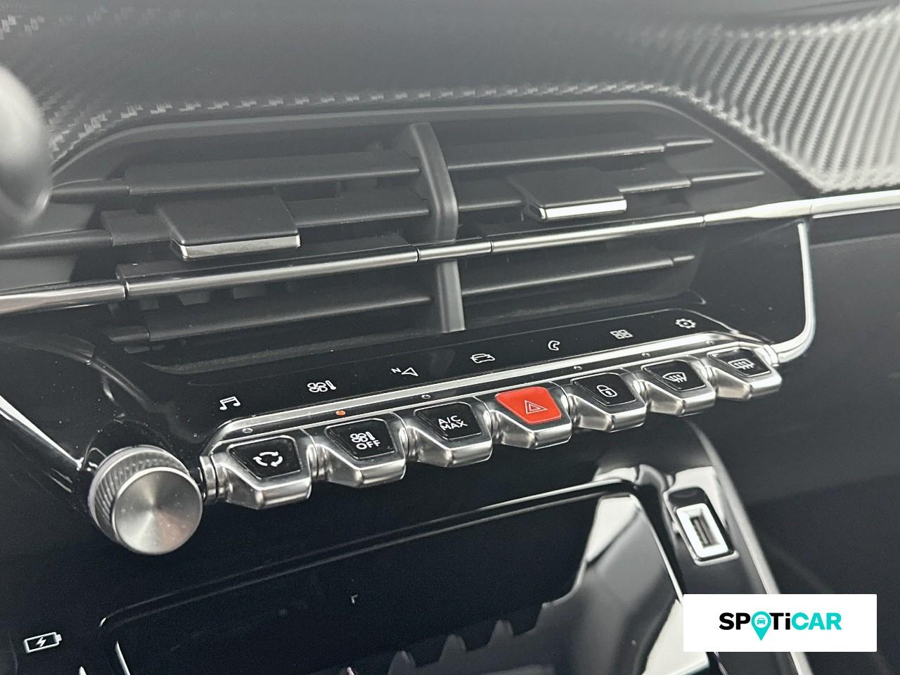 Peugeot 2008 1.2 puretech 130ch s&s roadtrip eat8 — photo 15