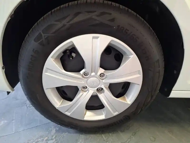 Dacia Sandero sce 65 — photo 16