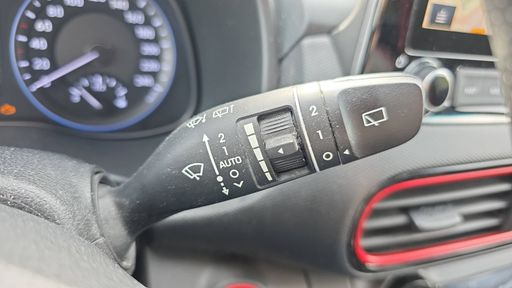 Hyundai Kona 1.6 GDi 141 Hybrid DCT6 - Edition 1 – 2019 – 83053 km – Hybride essence – Boîte Automatique — photo 8
