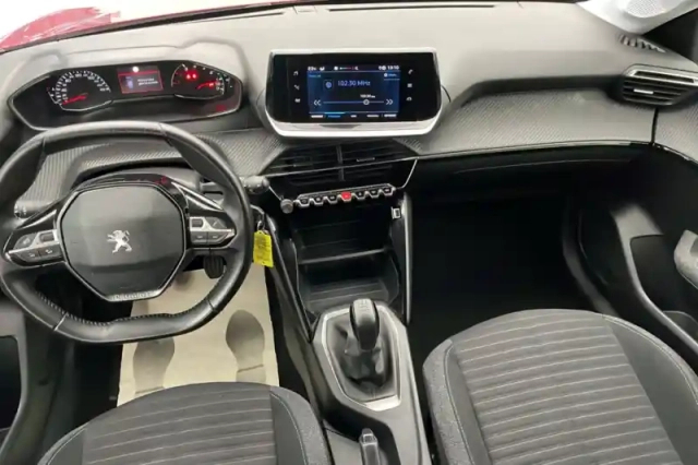 Peugeot 208 puretech 75 s&amp;s bvm5 — photo 9