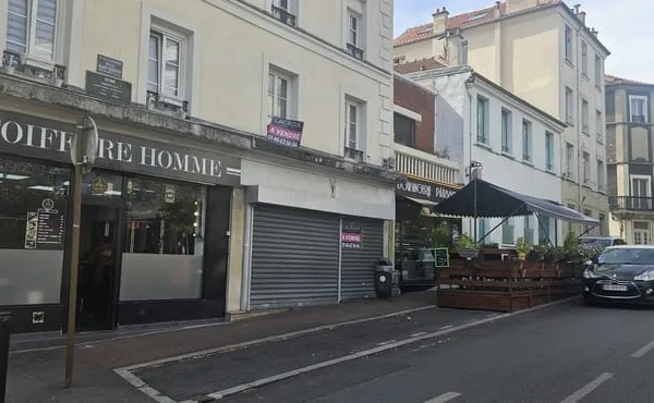 Local commercial avec habitation en plein coeur du centre-vil