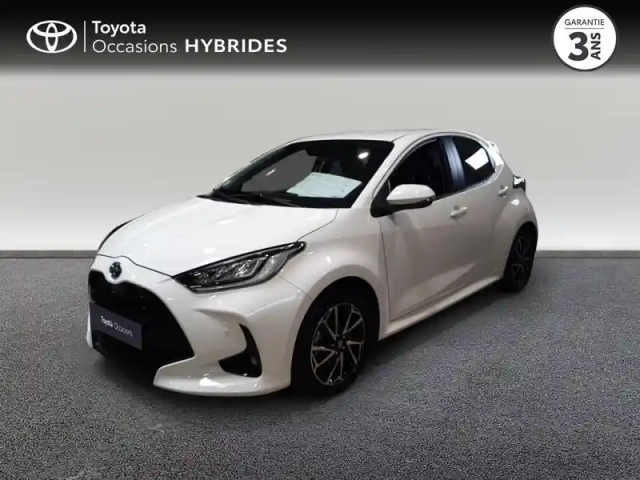 Toyota Yaris 116h design 5p mc24