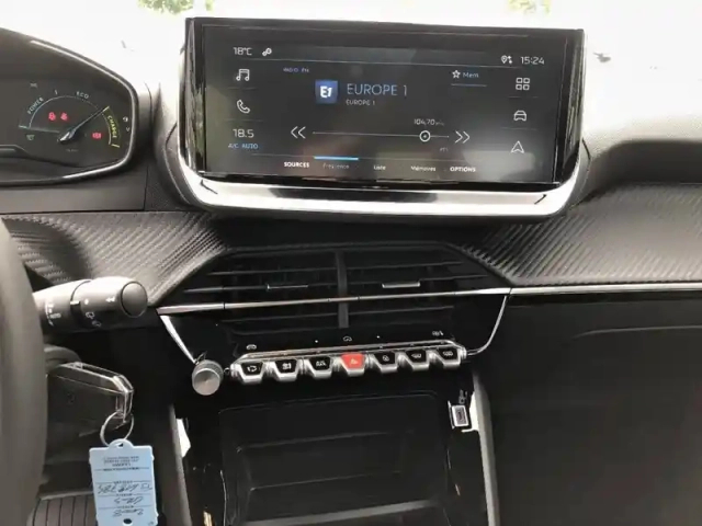 Peugeot 2008 hybrid 110 e-dcs6 — photo 35