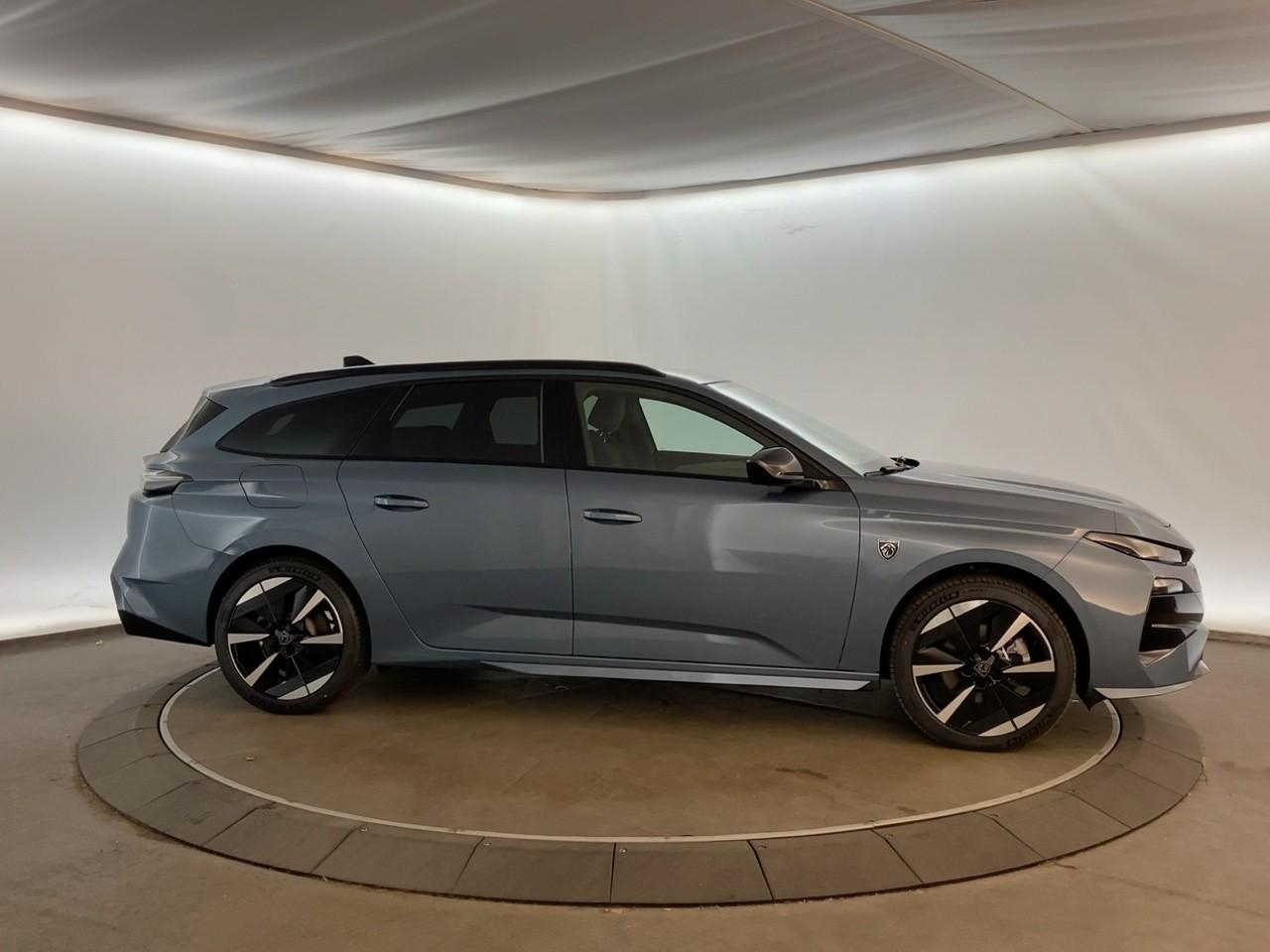 Peugeot 308 sw electrique 55 kwh 156ch gt — photo 4