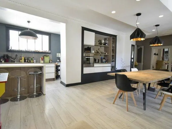 Maison 10 pièces 300 m²