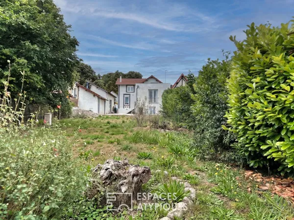 Maison de charme 1900 avec jardin et dépendance.