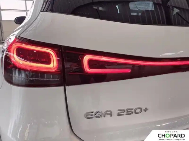 Mercedes Eqa 250+ — photo 28
