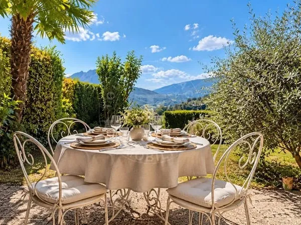 Talloires, Beau 2 pièces à vendre avec vue lac et montagnes