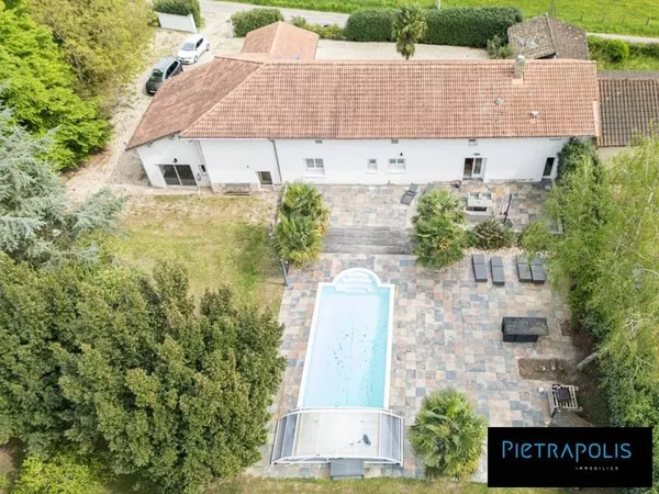 Maison 9 pièces 268 m²
