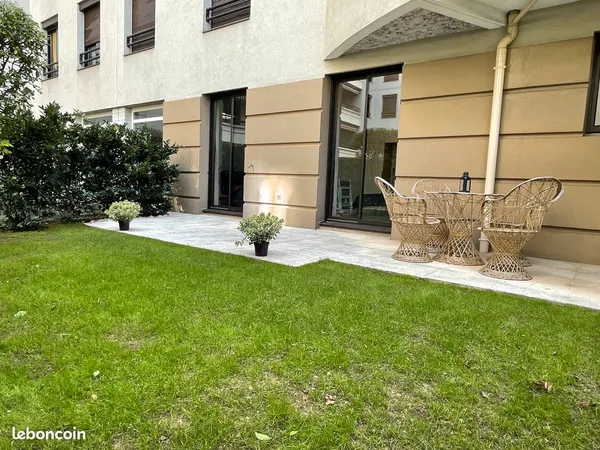 Lyon Part-Dieu - T2 de standing avec jardin privatif de 37 m², au calme
