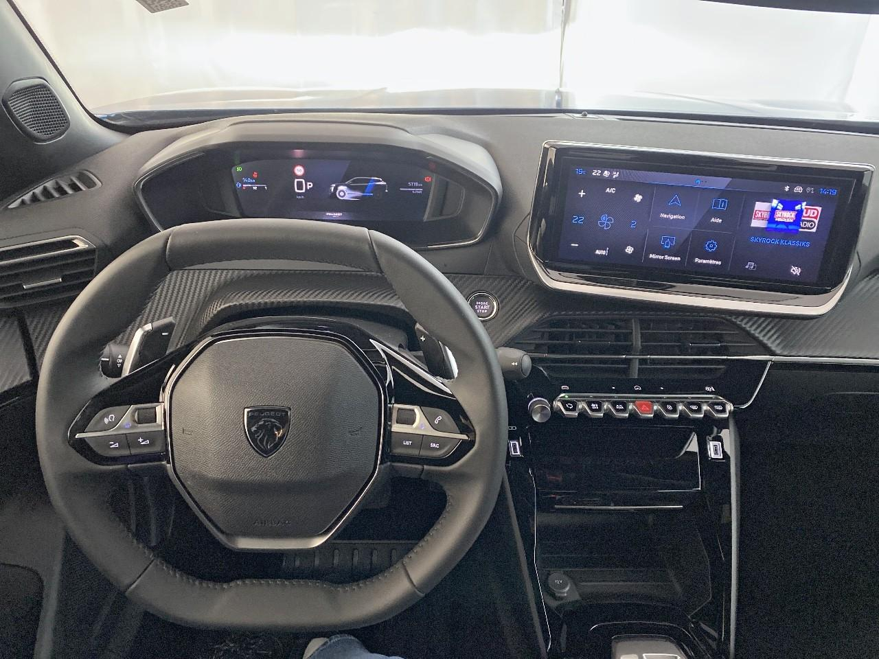 Peugeot 2008 hybrid 145 ch e-dcs6 allure — photo 15