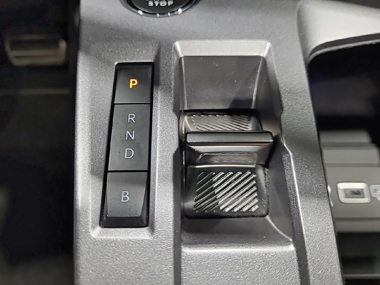 Peugeot 308 sw phev 180 e-eat8 gt — photo 22