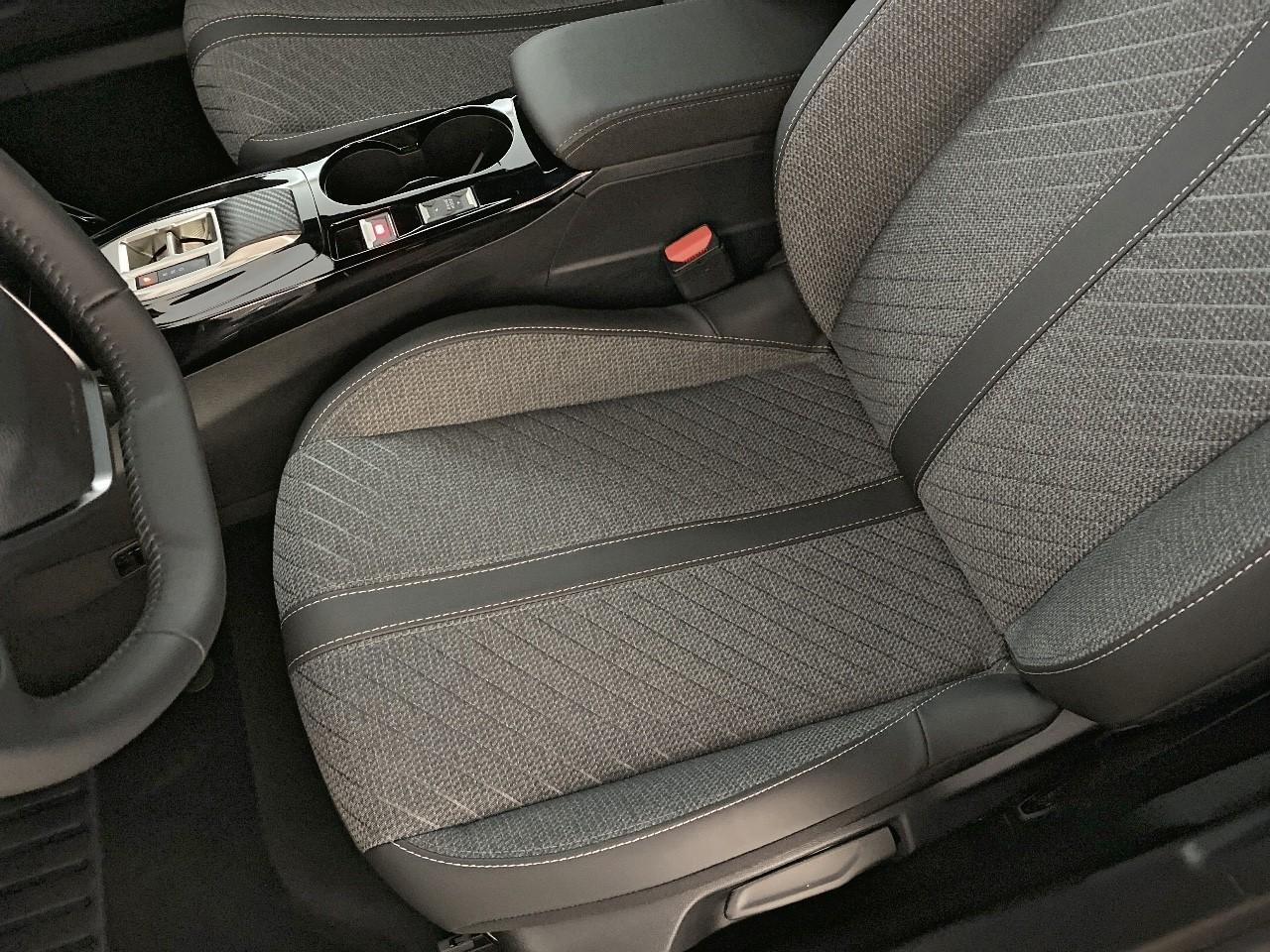 Peugeot 2008 hybrid 145 ch e-dcs6 allure — photo 9