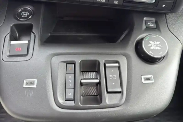Peugeot Partner dangel 4x4 fgn diesel 130 ch m automatique — photo 25