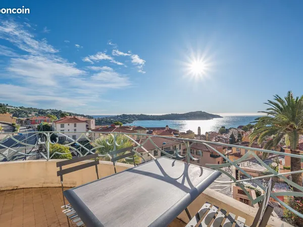 Villefranche-sur-Mer - 2 pièces de 55 m² avec terrasse et vue exceptionnelle sur la rade