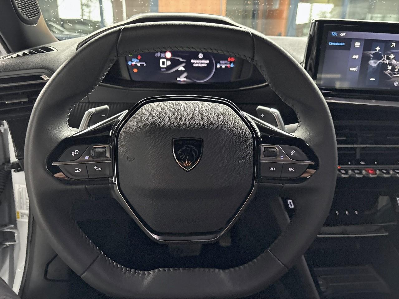 Peugeot 2008 130 s&s eat8 allure — photo 9