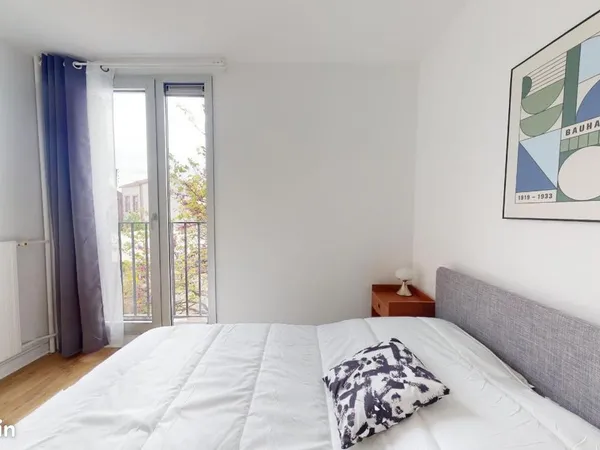 Chambre 6 pièces 92 m²