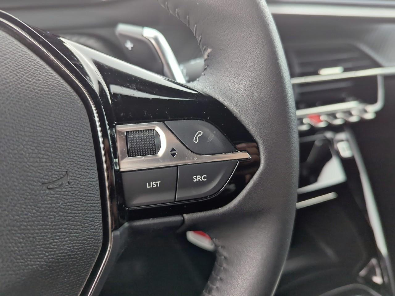 Peugeot 2008 hybrid 145 ch e-dcs6 allure — photo 19