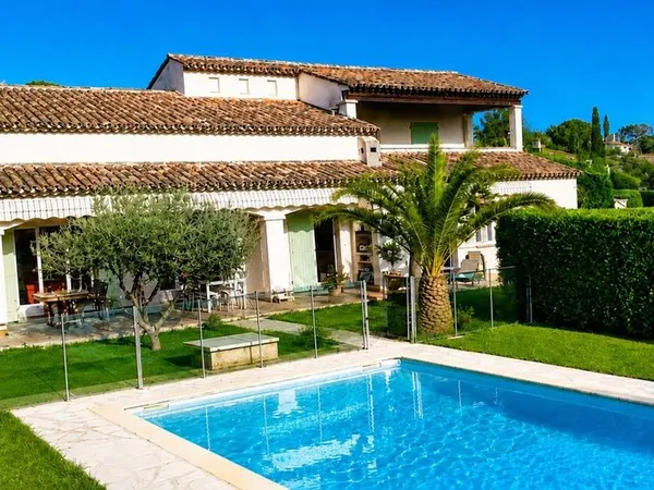 Villa 6 pièces 227 m²