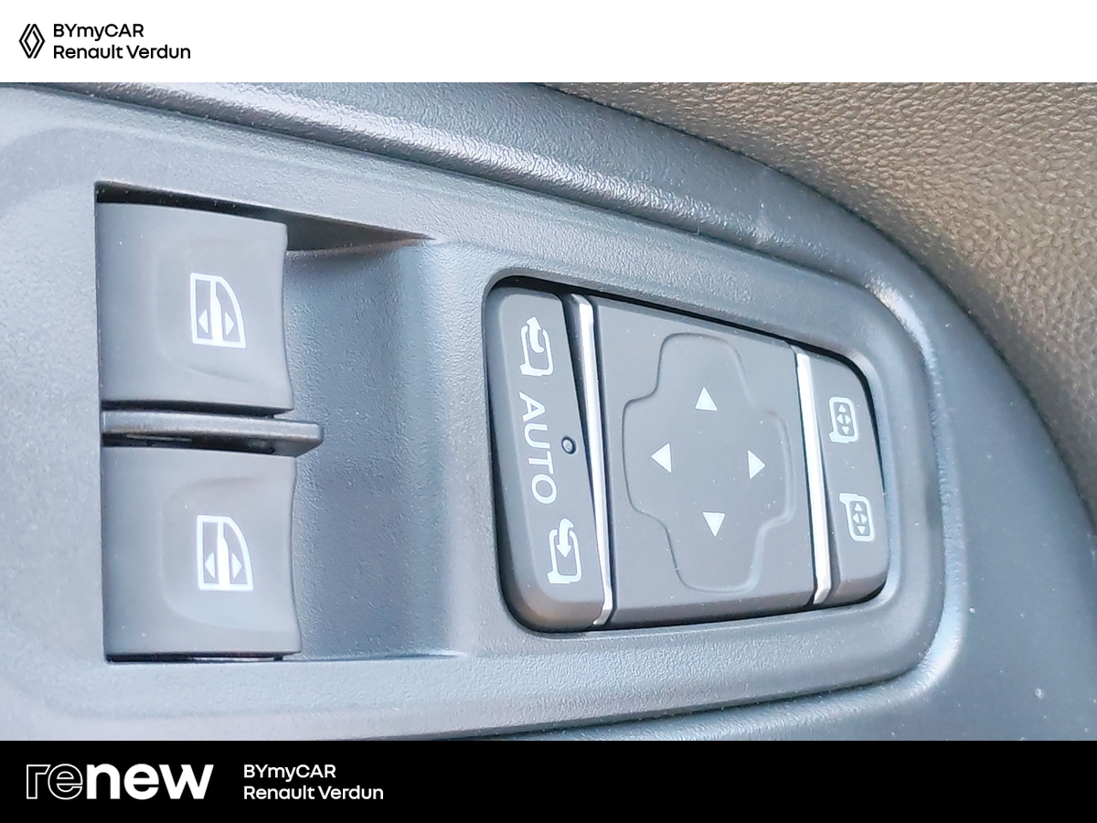 Renault Trafic Blue dCi 170 auto — photo 18