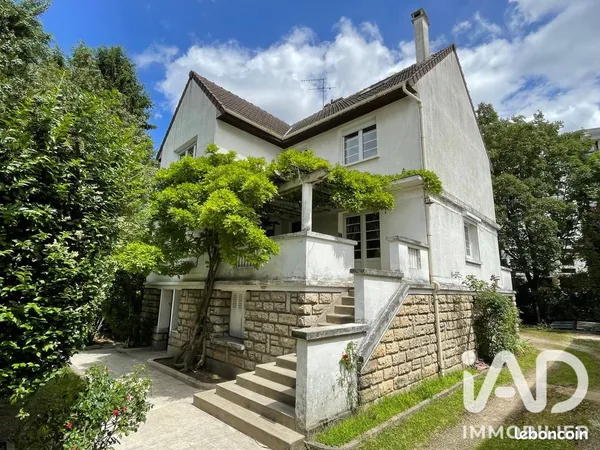 Maison familiale 8 pièces 218 m²