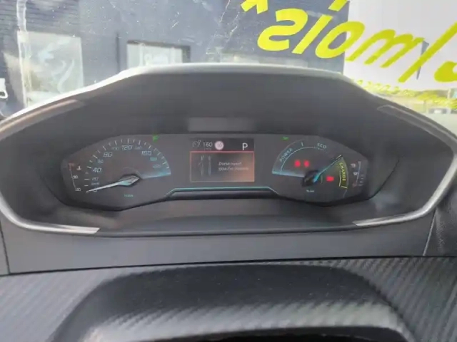 Peugeot 208 hybrid 110 ch e-dcs6 — photo 10
