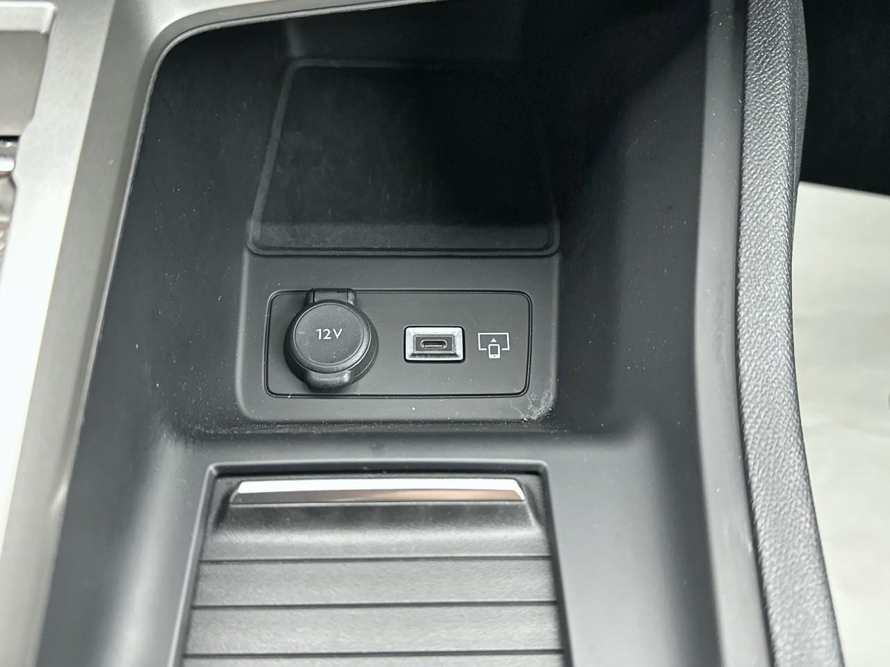 Peugeot 308 hybrid 145 e-dcs6 allure — photo 30