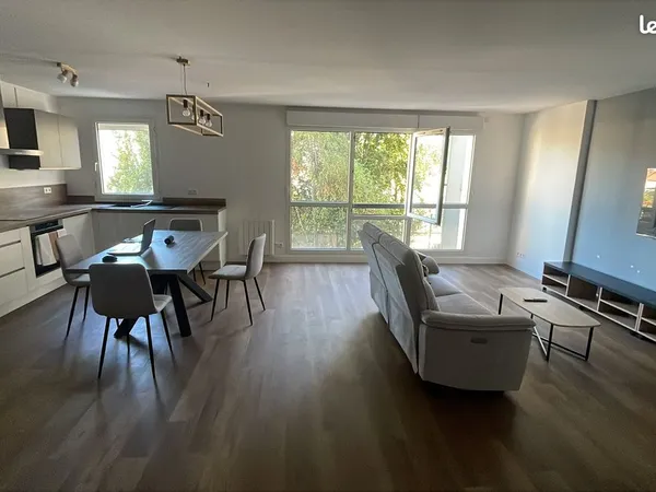 Magnifique T2 meublé et équipé de 86m2 - Rénové - 1046 cc