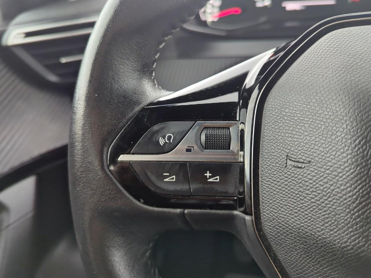 Peugeot 2008 puretech 100 s&s bvm6 active pack — photo 20