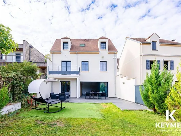 Maison 8 pièces 162 m²