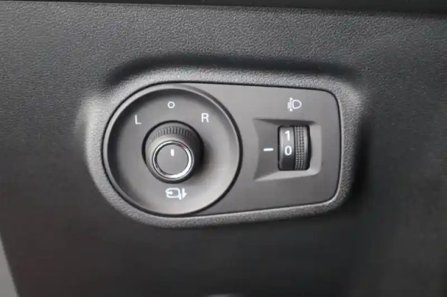 Mg Zs 1.5 l hybrid+ 197 ch — photo 2