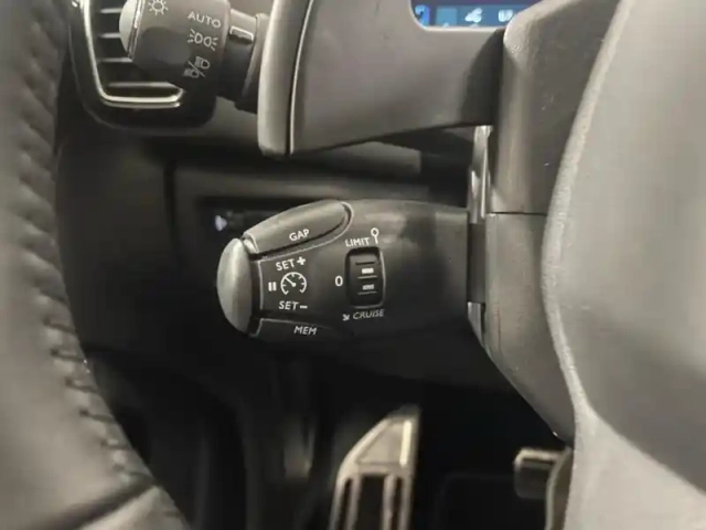 Citroën C5 Aircross hybrid rechargeable 225ch shine ë-eat8 — photo 30
