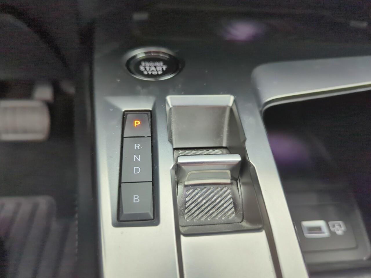 Peugeot 308 phev 180 e-eat8 allure pack — photo 32