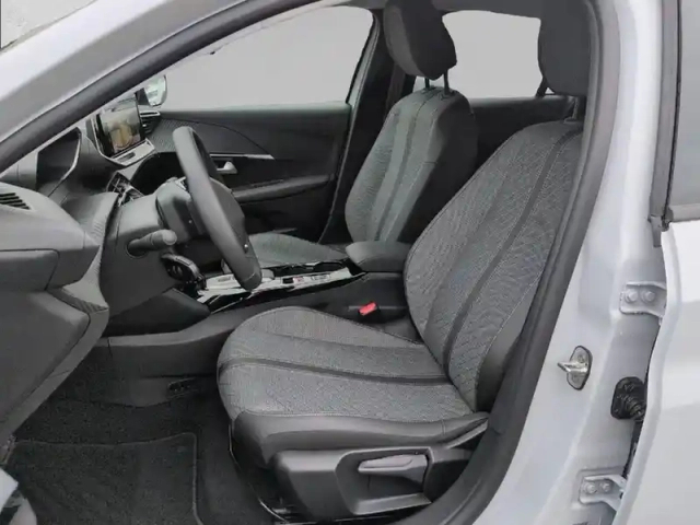 Peugeot 208 hybrid 110 e-dcs6 — photo 31