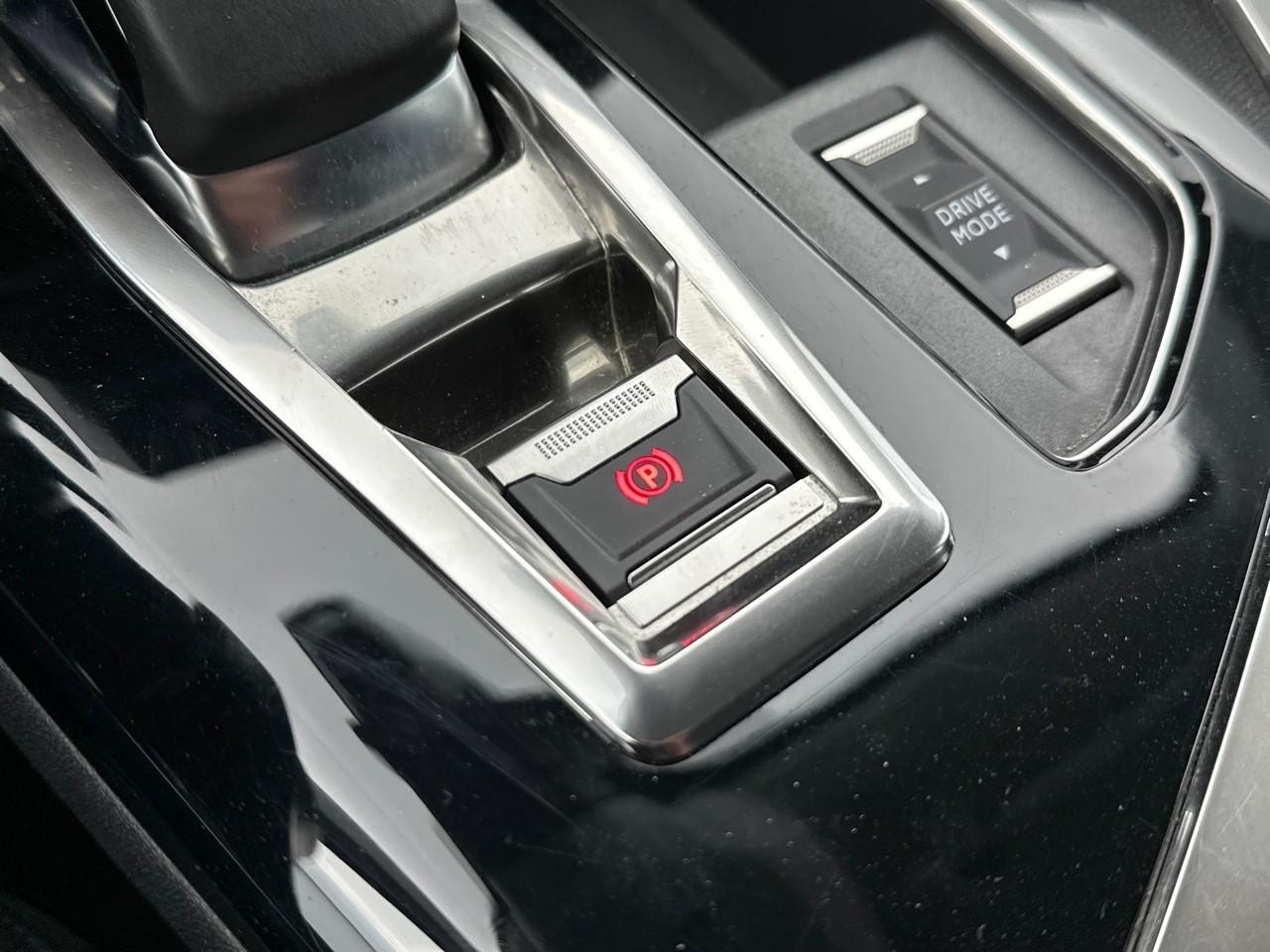 Peugeot 3008 hybrid 225 e-eat8 allure pack — photo 31
