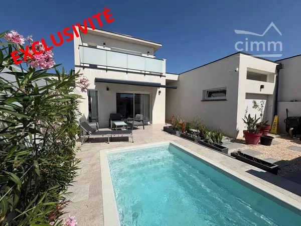Maison contemporaine avec piscine et garage