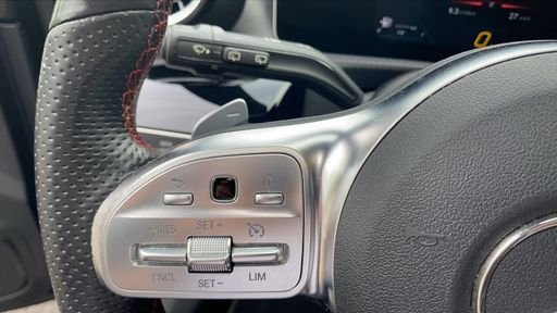 Mercedes Classe A 200 163 7G-DCT - Amg Line + – 2019 – 53175 km – Essence – Boîte Automatique — photo 17