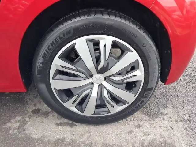 Peugeot 208 puretech 75 s&amp;s bvm5 — photo 39