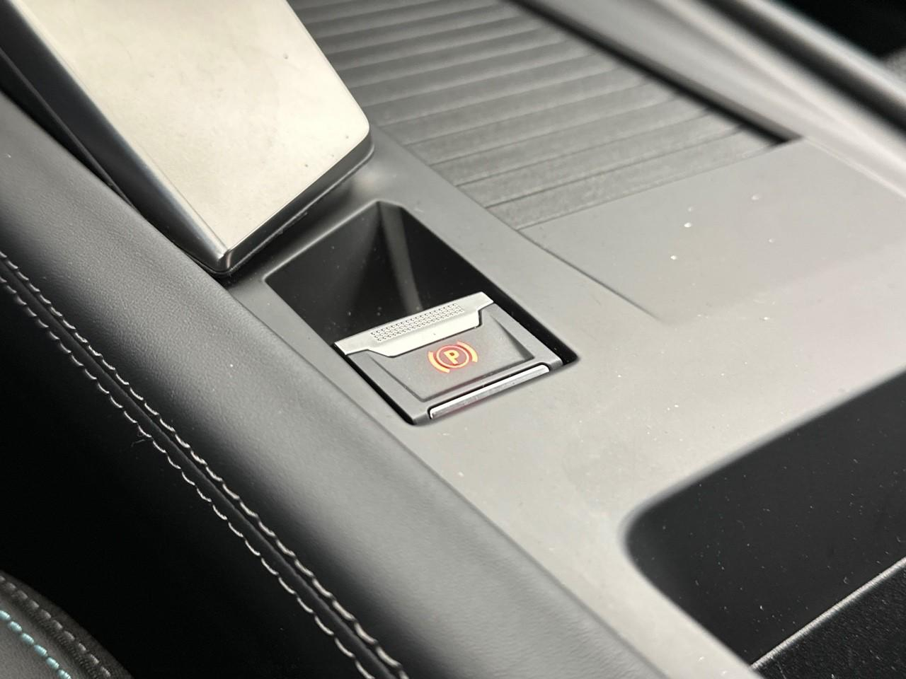 Peugeot 308 sw phev 180 e-eat8 allure pack — photo 32