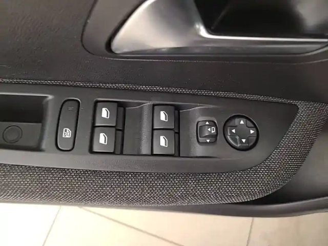 Peugeot 208 puretech 75 s&amp;s bvm5 — photo 50