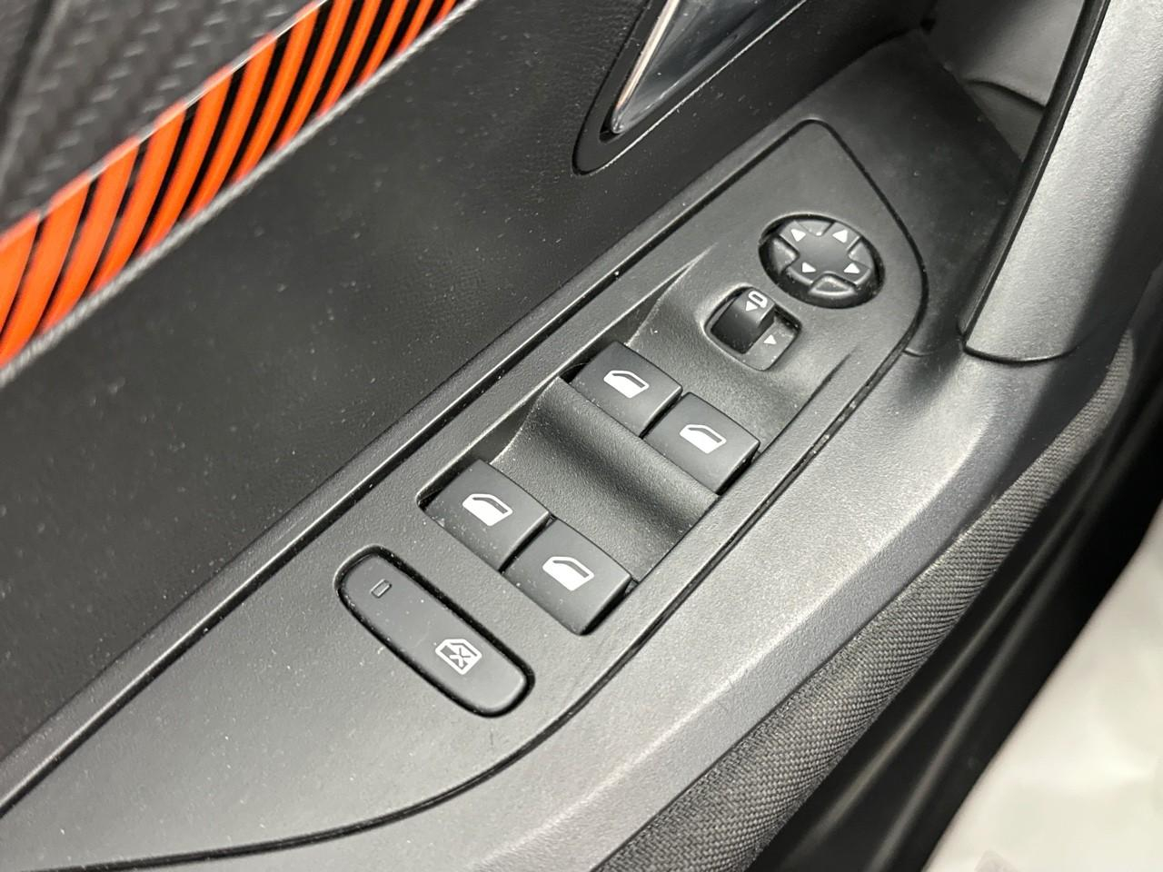 Peugeot 2008 puretech 130 s&s eat8 active pack — photo 15