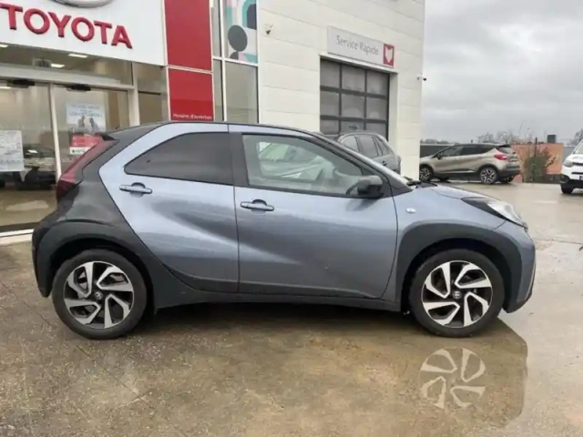 Toyota Aygo X 1.0 vvt-i 72ch design my24 — photo 6
