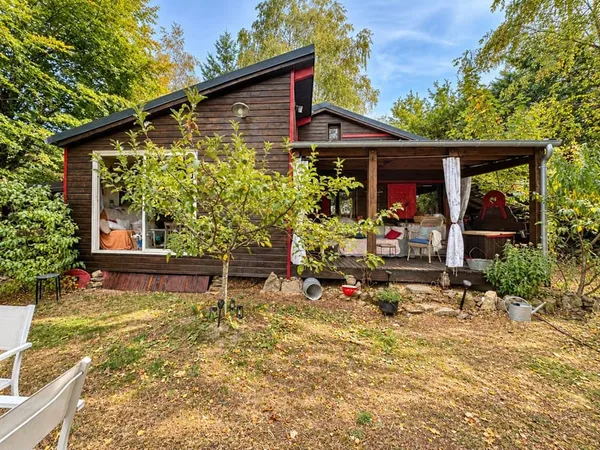 Chalet entouré de verdure près du Lac de Vassivière - Beaumon