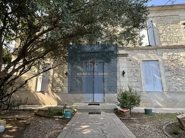 Maison 11 pièces 311 m²